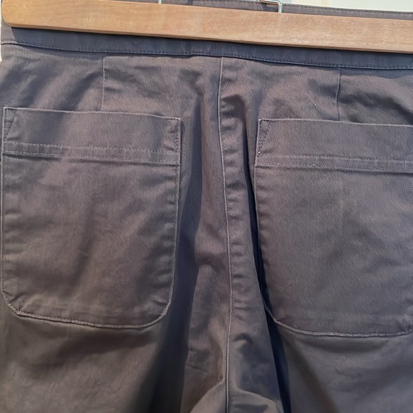 Babaton sz OO cotton/elastane wider leg back pocket darts dark grey/taupe - Picture 3 of 10